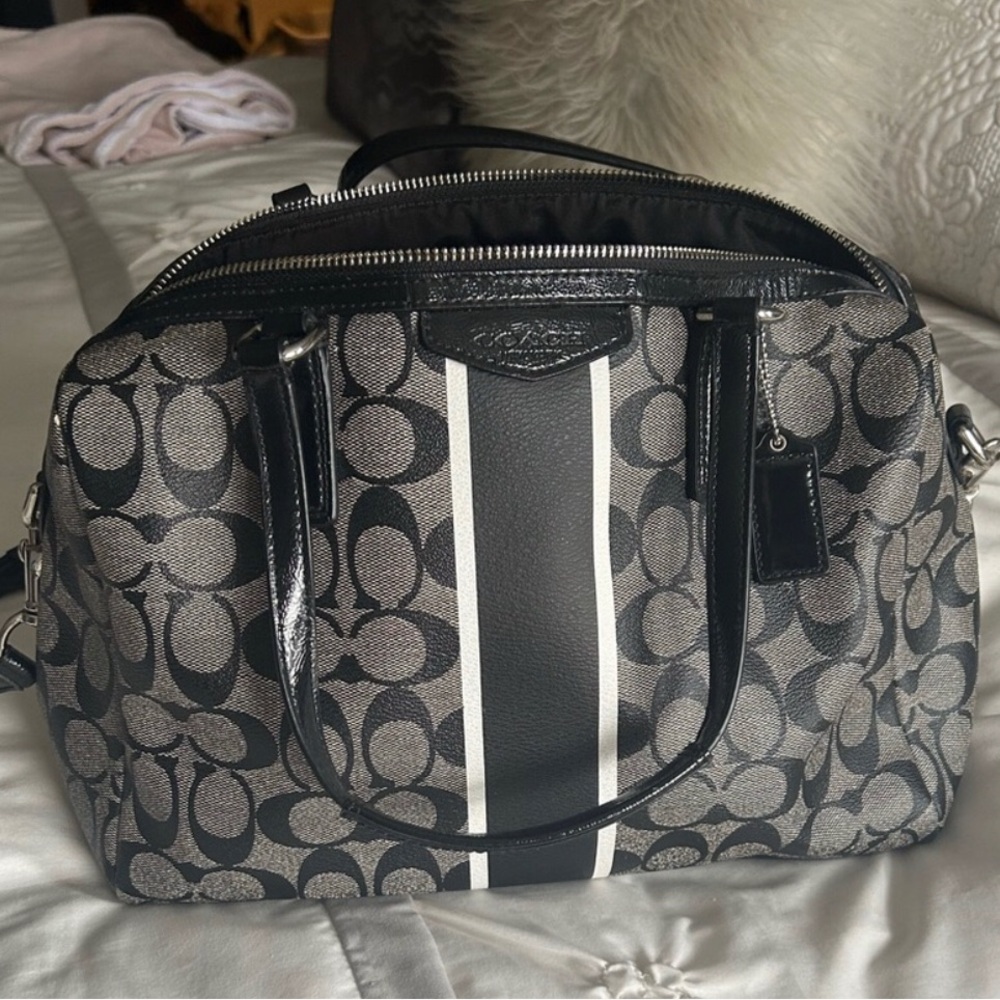 Sold- no longer available -Coach elegant Handbag 👜 💖🥰